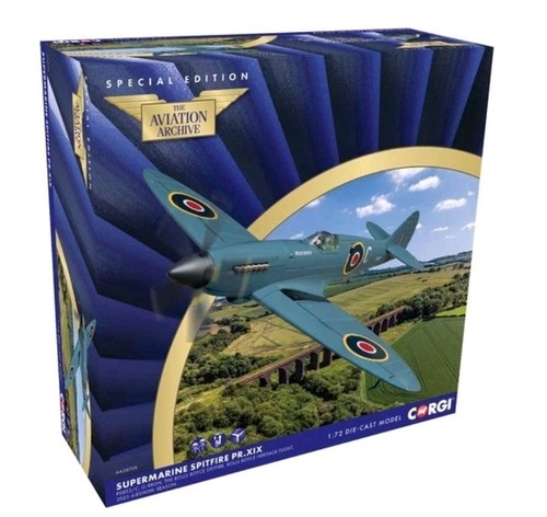 New boxed aa38708 corgi - new,