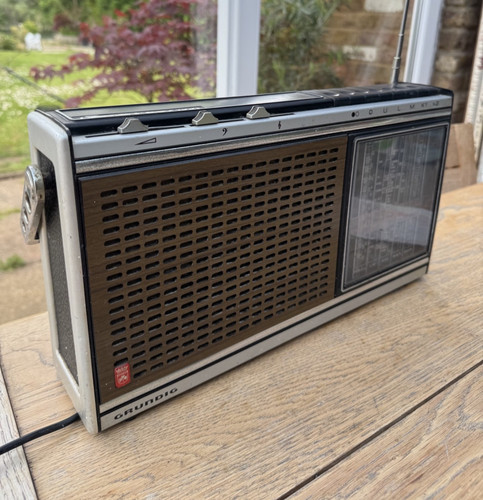 1970s grundig radio large 40cm - grundig,