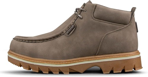 Men fringe moc - toe, chukka