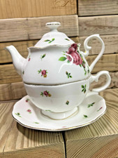Royal Albert Tea For One Set - New Country Roses - very good used condition