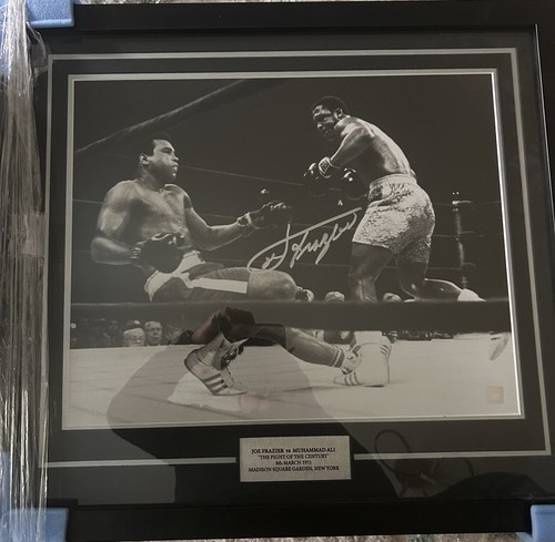 Framed smokin joe - joe, v