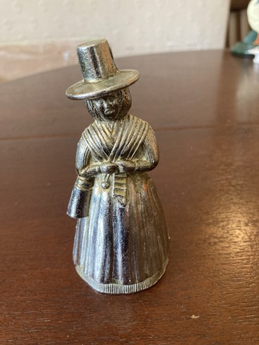 Vintage welsh lady dinner bell - vintage,