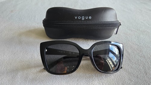 Vogue black frame cat eye - vogue,