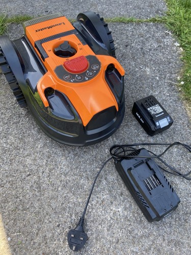 Lawnmaster vbrm16 robotic lawn - lawnmaster,