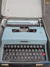 Vintage Olivetti Lettera 32