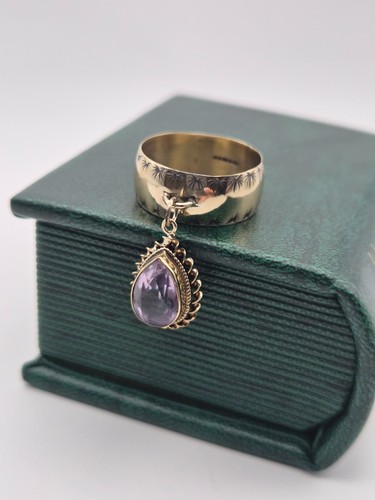 Beautiful chunky 9ct yellow - chunky,