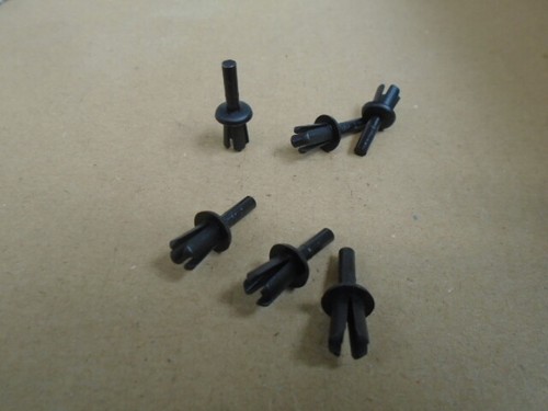 Triumph tr7 tr8 retaining - tr8, **