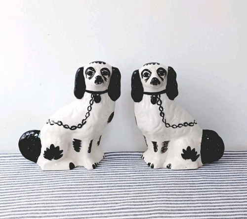 Beauiful vintage pair - beauiful,