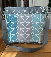 Zip top Messenger bag -new