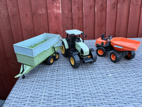 Dickie tractor and tipping - tractor,