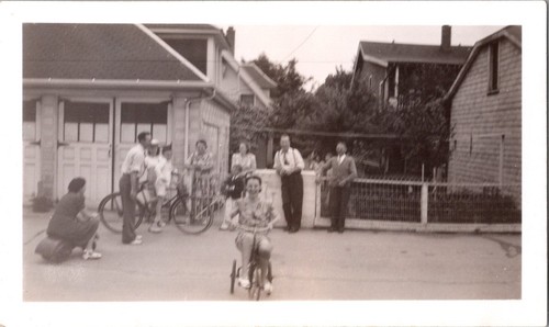 Vintage 1940s snapshot photo - vintage,