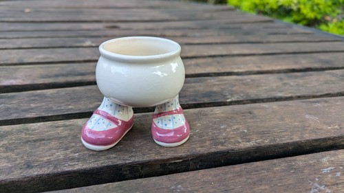Carlton ware feet egg - carlton,