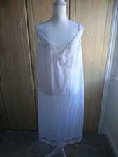 VTG WHITE GLOSSY NYLON&LACE