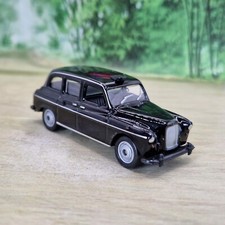 Austin FX4 London Taxi Diecast Model Car 1/60 (33) Excellent Condition by Welly