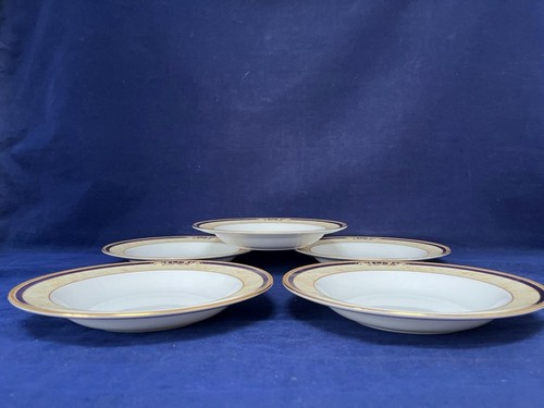Wedgwood cornucopia lipped - cornucopia, 9"
