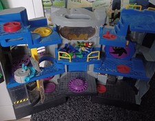 Imaginext Batman House With 4 Figures