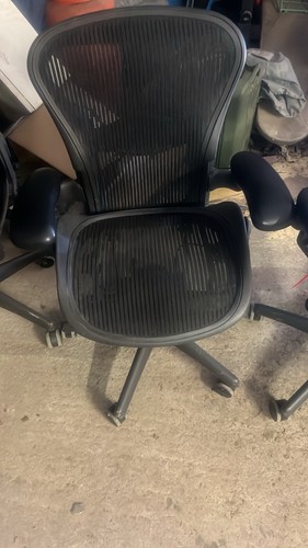 Herman miller aeron chair - miller,