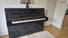 Yamaha C110A Ebony upright