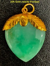 Vintage 22K Gold Jadeite Heart-Shaped Pendant (with red snap-close jewelry bag)