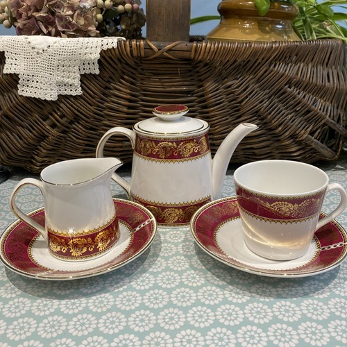 Elizabethan burgundy fine - elizabethan,