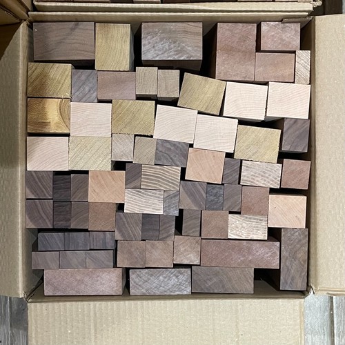 Mixture solid timber - of,