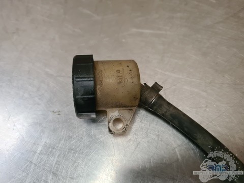 Rear brake fluid nozzle - , f