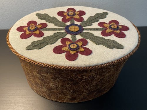Floral wool appliqué - floral, hand