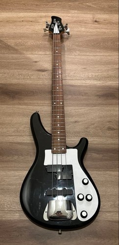 Yamaha bass black - yamaha,