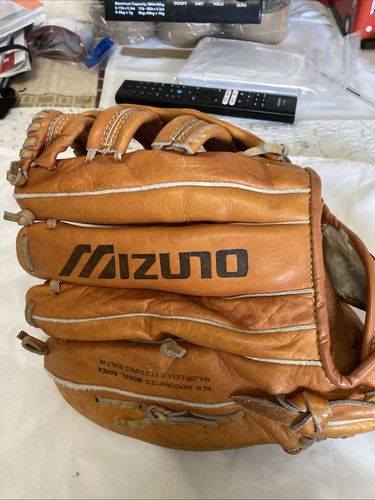 Mizuno baseball glove - mizuno,