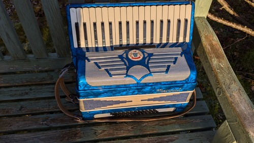 Marcus piano accordion bass - piano,