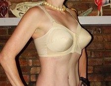 Vintage Ivory Exquisite Form Bullet Bra 38 DD front closure pinup retro pointy
