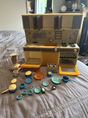 Vintage 1970s sindy kitchen - ,