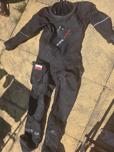 Dry suit