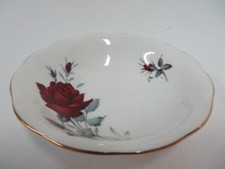 Royal Albert Sweet Romance England Fruit Nappy Roses