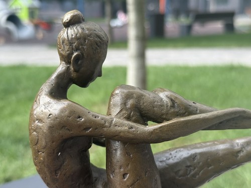 Bronze sculpture woman statue - sculpture,