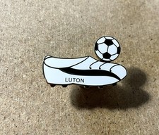 LUTON TOWN RARE RETRO FOOTBALL SUPPORTERS BADGE
