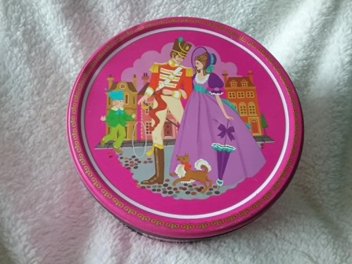 Vintage large empty - large, round