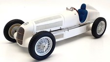 CMC 1/18 Scale Model Car M-065