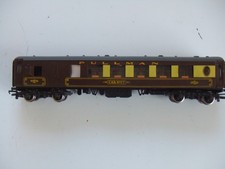 Wrenn Pullman Car No 77 Brown & Cream With Brown Tables - Unboxed - OO Gauge