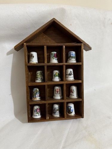 Thimble display case - case, wooden