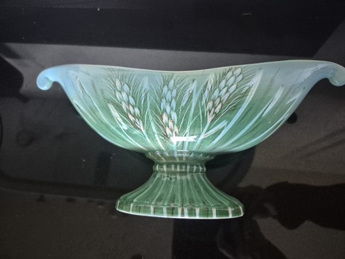 Vintage beswick boat - boat, shaped