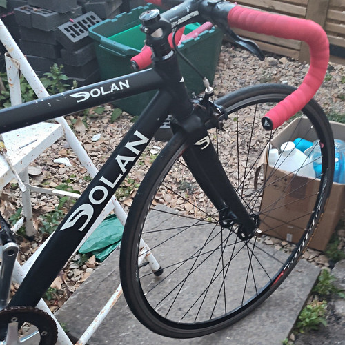 Dolan pre cursa - dolan, track