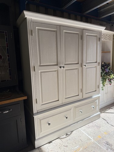 Solid pine triple - pine, wardrobe