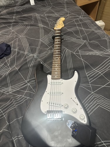 Squier fender stratocaster - squier,