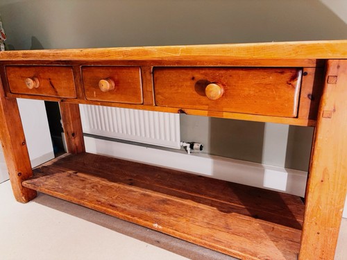 Rustic aged pine - pine, kitchen