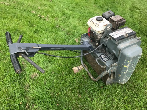 Roller bomag small - roller,