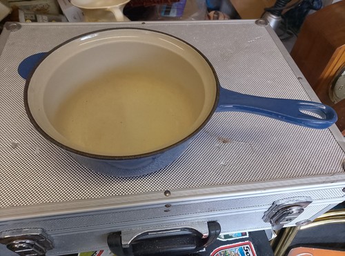Creuset cast iron - le,