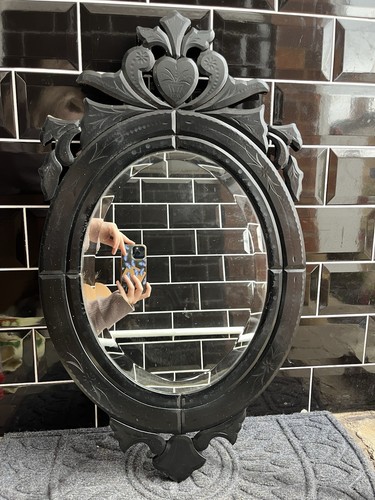 Stunning venetian black - a,