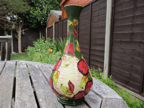 Moorcroft floral pattern vase - moorcroft,