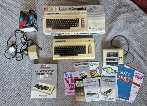 Vintage 1980s commodore vic - vintage,